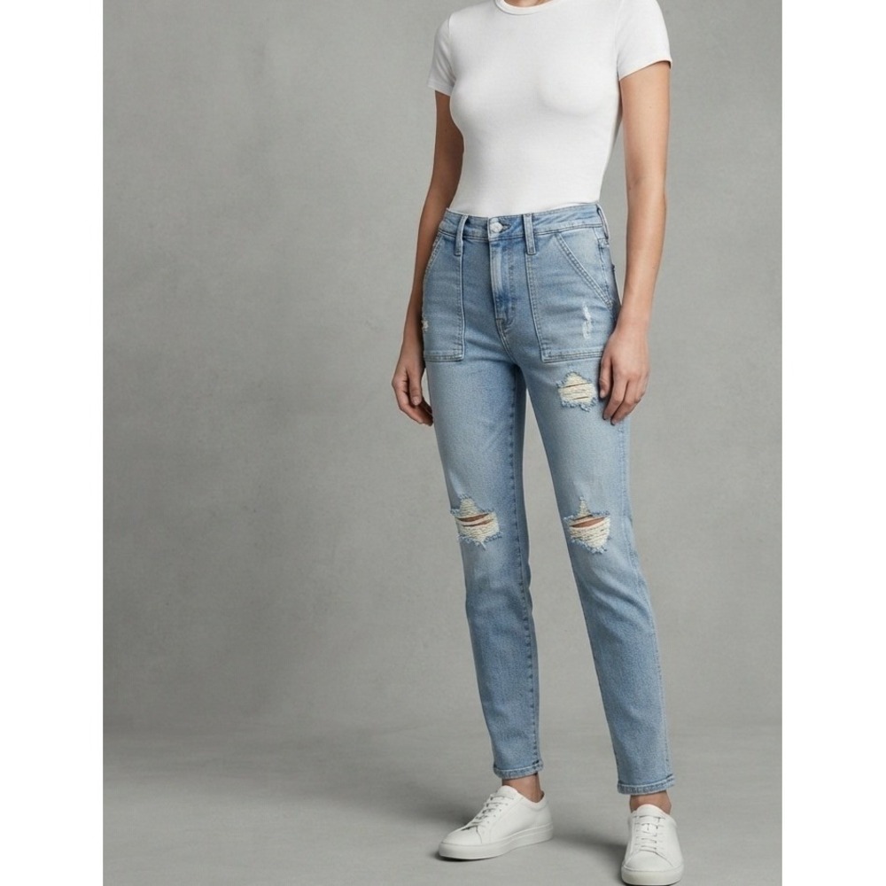 Judy Blue Distressed Light Wash Patch Pocket Boyfriend Fit Jeans 7/28